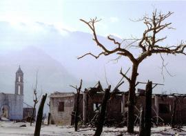 Маленькая деревушка, уничтоженная вулканом Эль-Чичон.